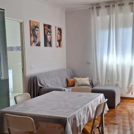 Beachfront With Sea View Daire Terracina
